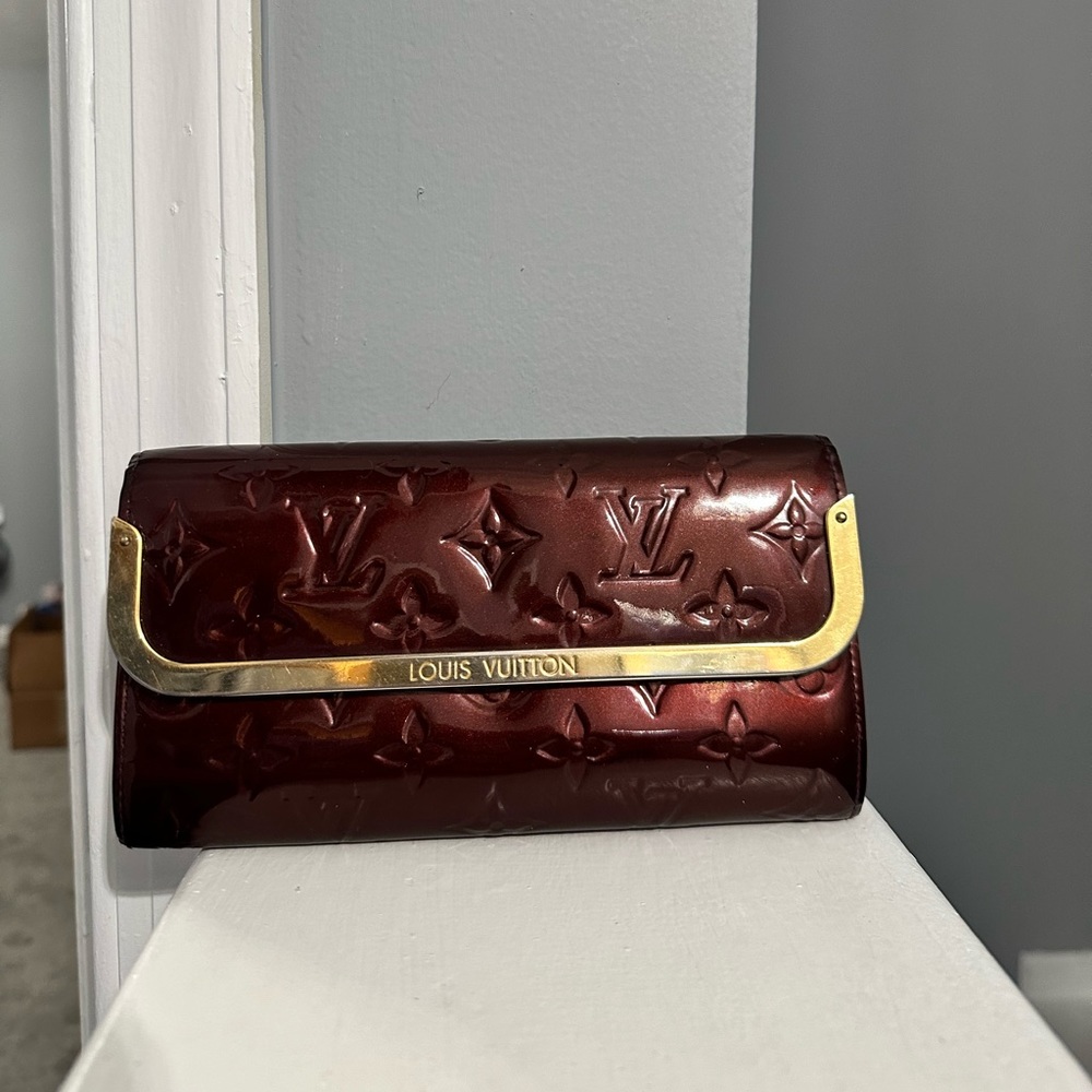 LV Vernis Patent Long Wallet